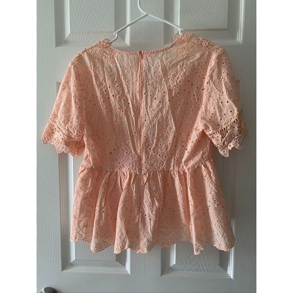 NWOT embroidered blouse - Picture 2 of 4